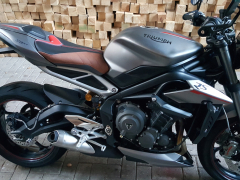 Triumph street triple 765 custom seat